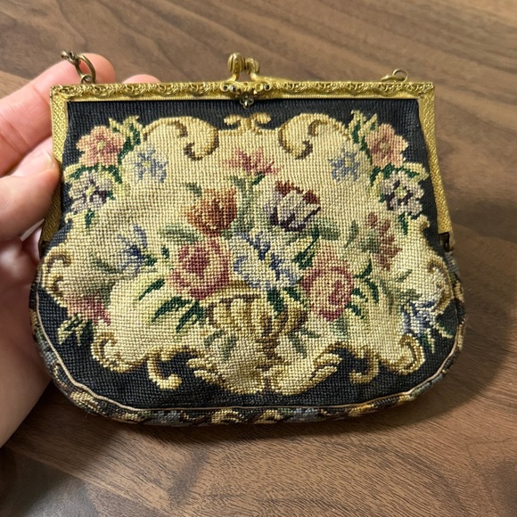 Handbags - 1930’s Antique Floral Embroidered Chain Bag
